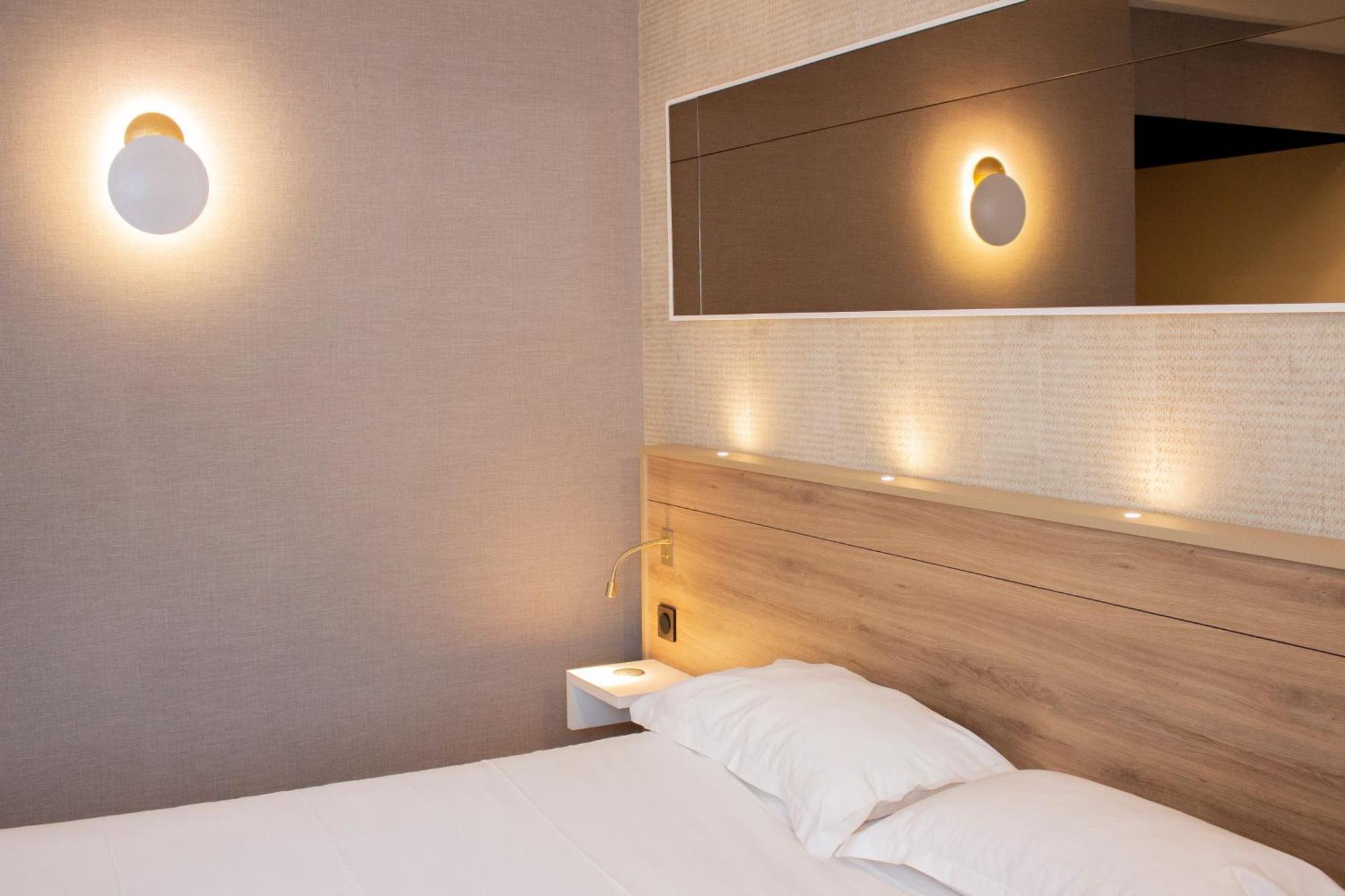 Brit Hotel Nantes Vigneux - L'Atlantel Esterno foto