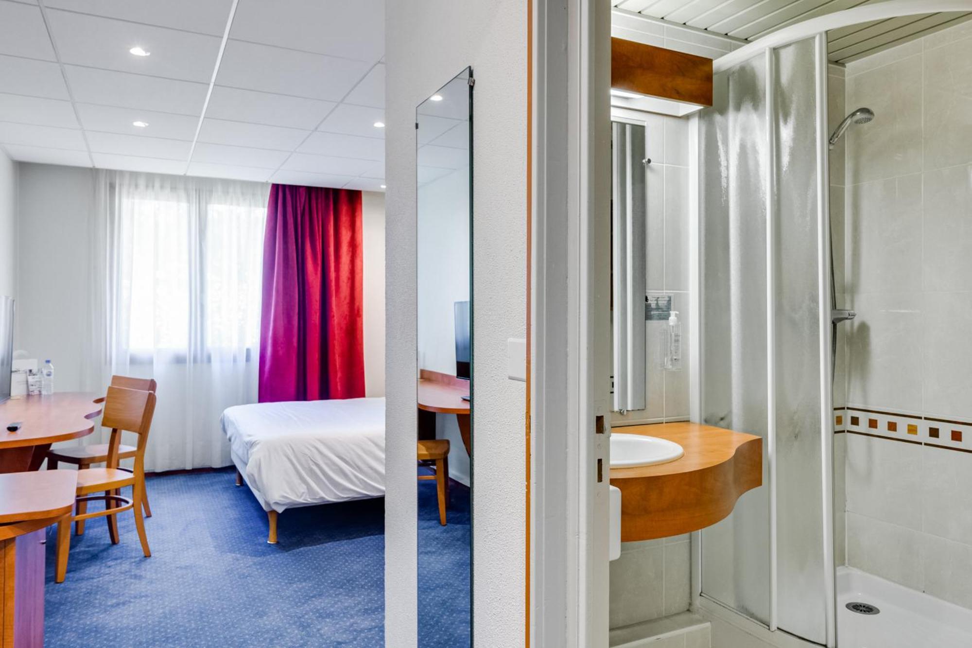 Brit Hotel Nantes Vigneux - L'Atlantel Esterno foto