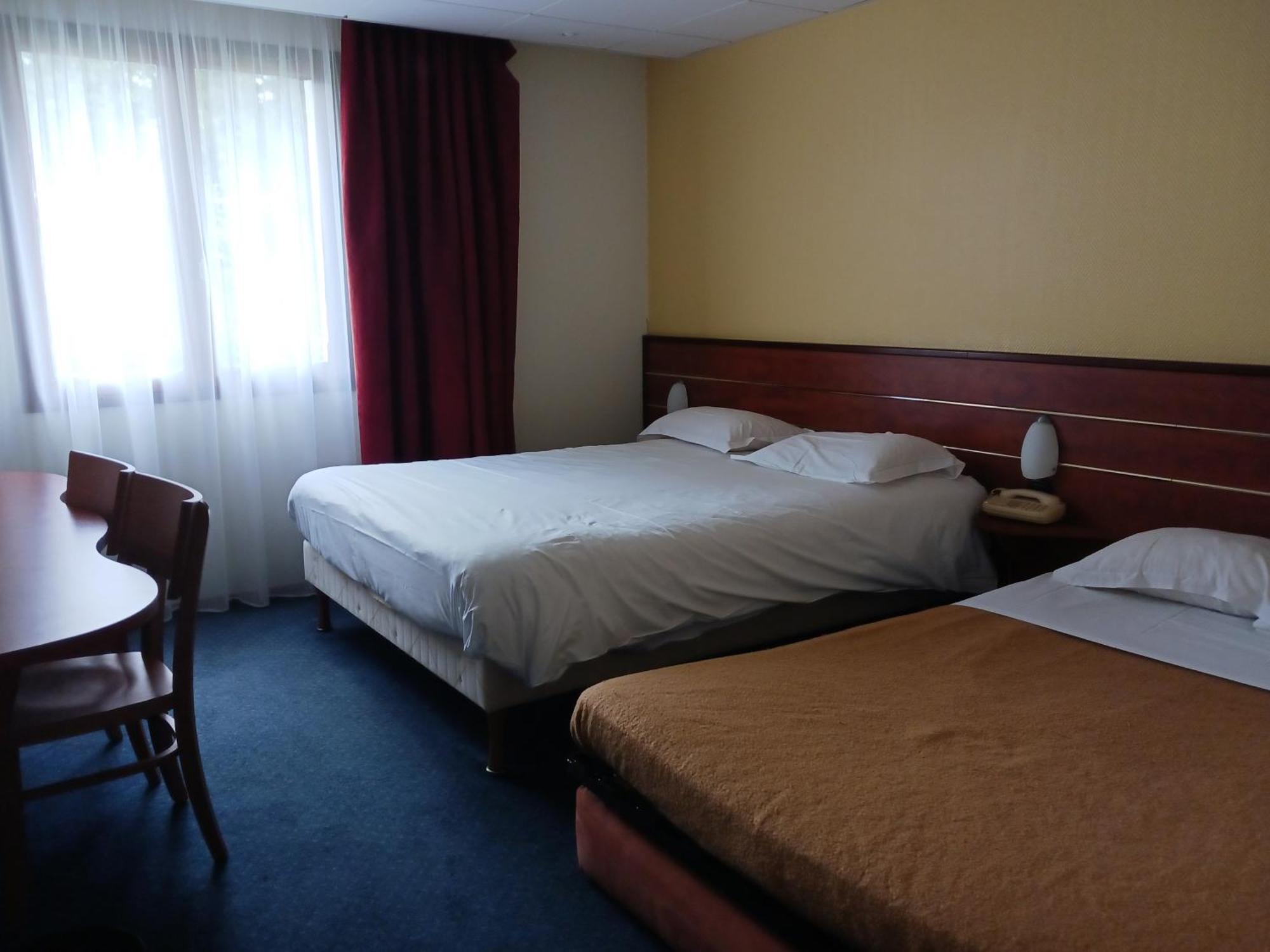 Brit Hotel Nantes Vigneux - L'Atlantel Esterno foto
